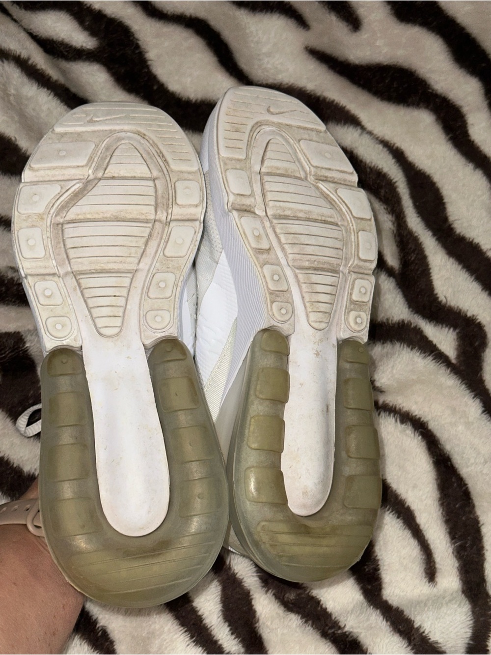 Nike Kids White Air Max 270 Youth Sneakers - Picture 9 of 10